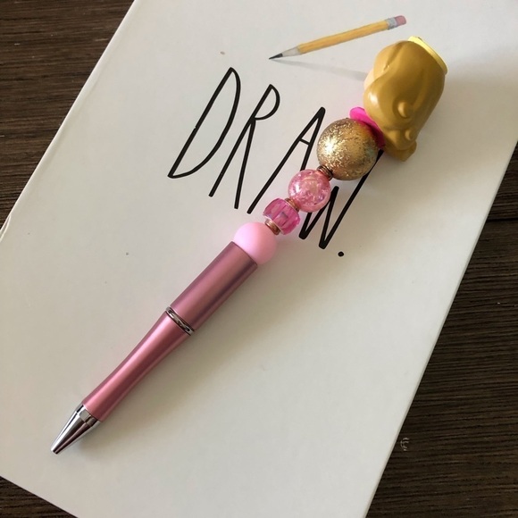 Disney Doorables: Sleeping Beauty: Princess Aurora handmade beaded pen - Picture 3 of 3